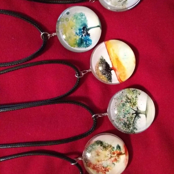 Necklaces - Picture 5 of 8